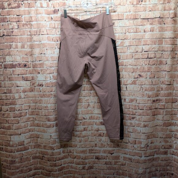 Walk Pop Pink Leggings with Black Side Panels - Picture 6 of 11